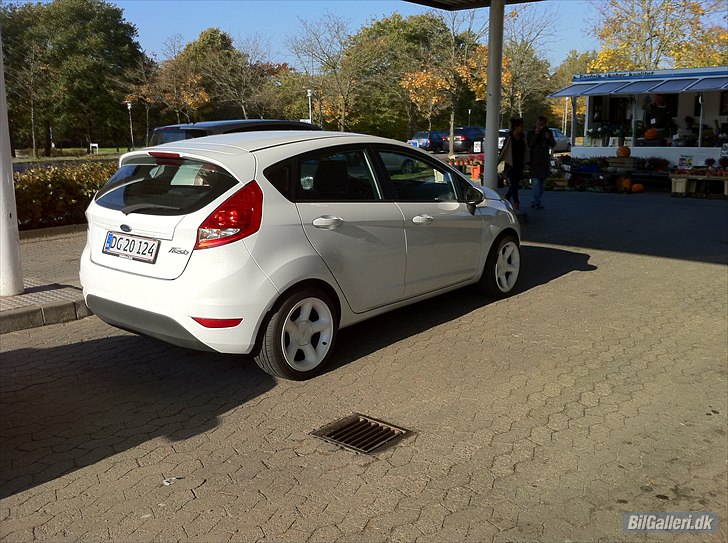 My Fiesta whit Cossie wheels.